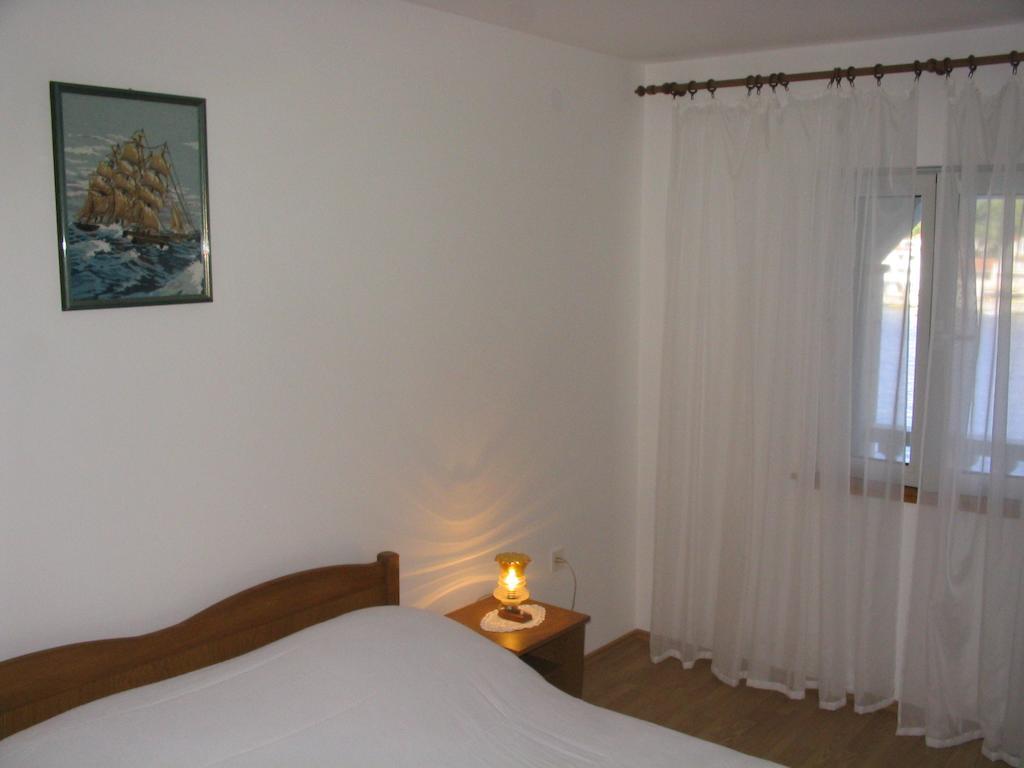 Apartments Gugic Prigradica Exterior photo