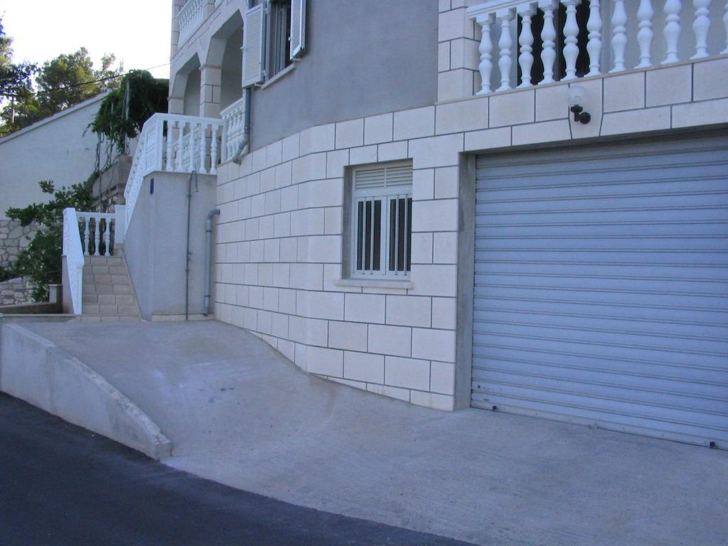 Apartments Gugic Prigradica Exterior photo