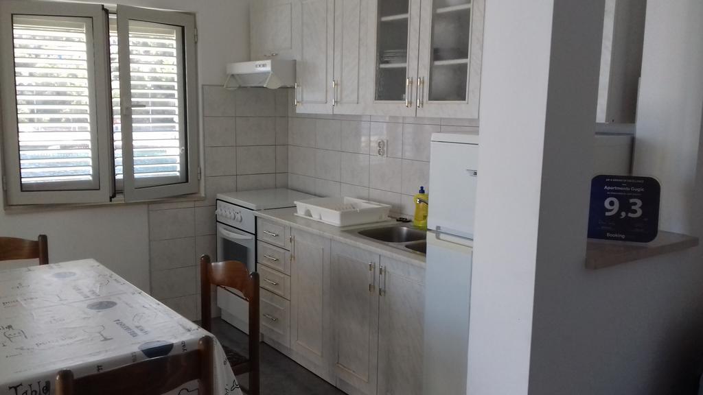 Apartments Gugic Prigradica Exterior photo