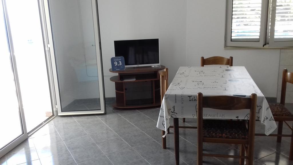 Apartments Gugic Prigradica Exterior photo
